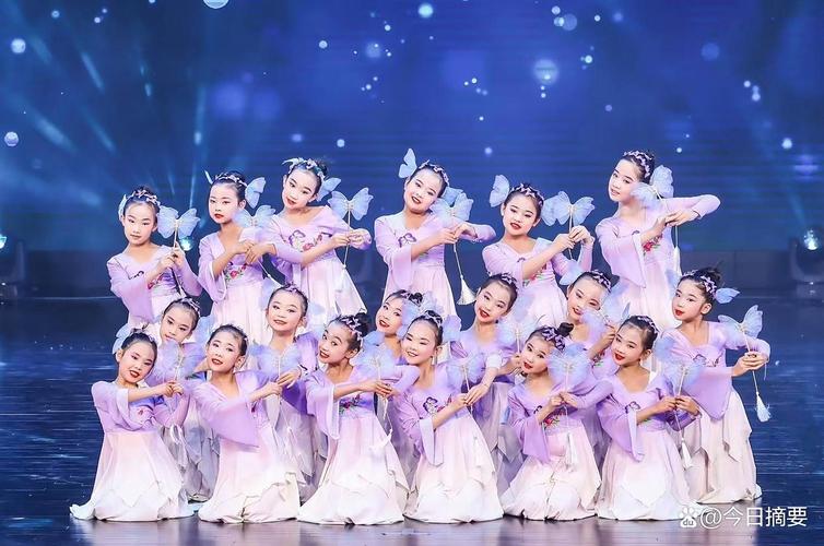 以舞为翼，助少儿翱翔艺术苍穹——神木舞之恋舞蹈培训侧记